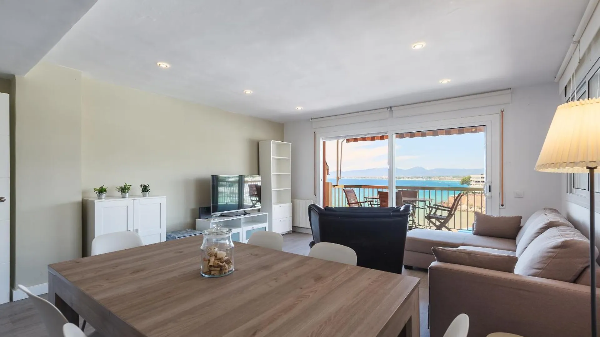 Uhc Sorolla Apartments Superior سالو